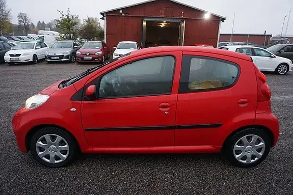 Peugeot 107 2010 photo 3