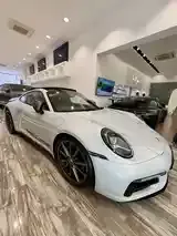 Porsche 911 2023 photo 2