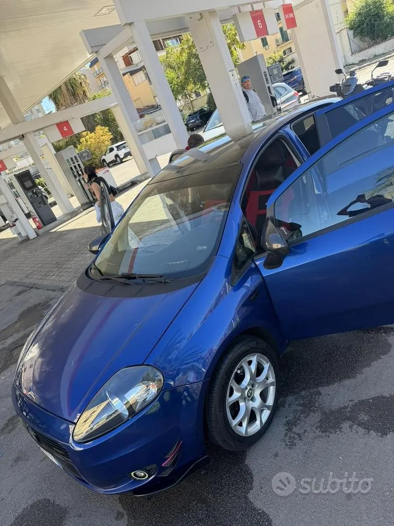 Fiat Grande Punto 2009 photo 4