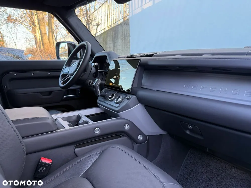 Land Rover Defender 2026 photo 3