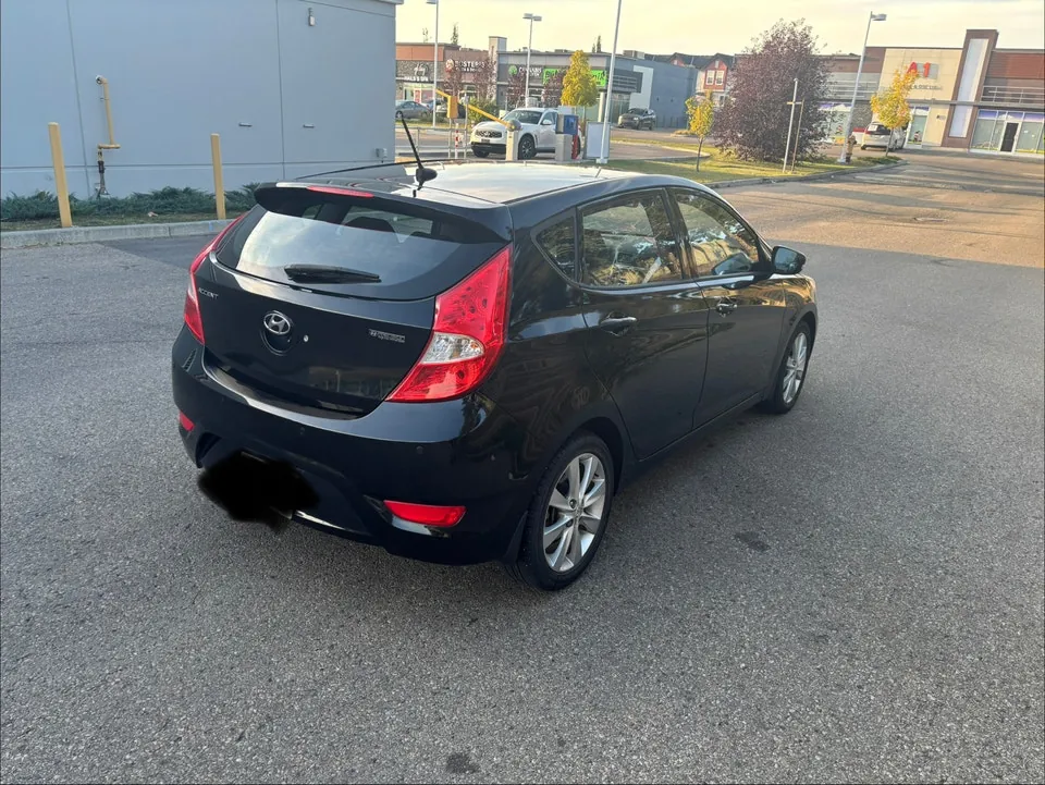 Hyundai Accent 2013 photo 4