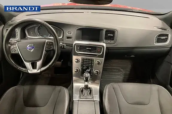 Volvo V60 Cross Country 2018 photo 5