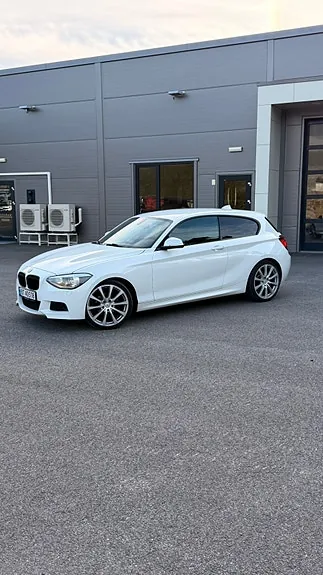 BMW 114I 2012 photo 3