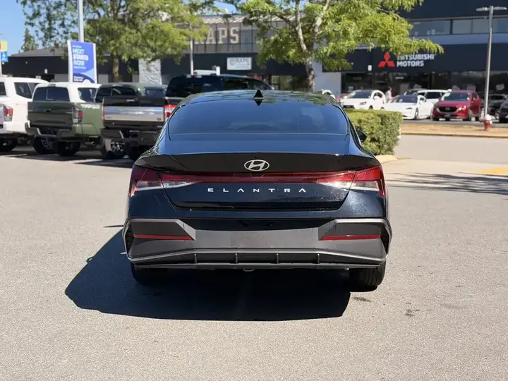 Hyundai Elantra 2024 photo 5