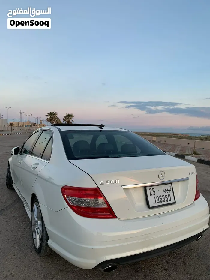 Mercedes-Benz C-Class 2011 photo 4