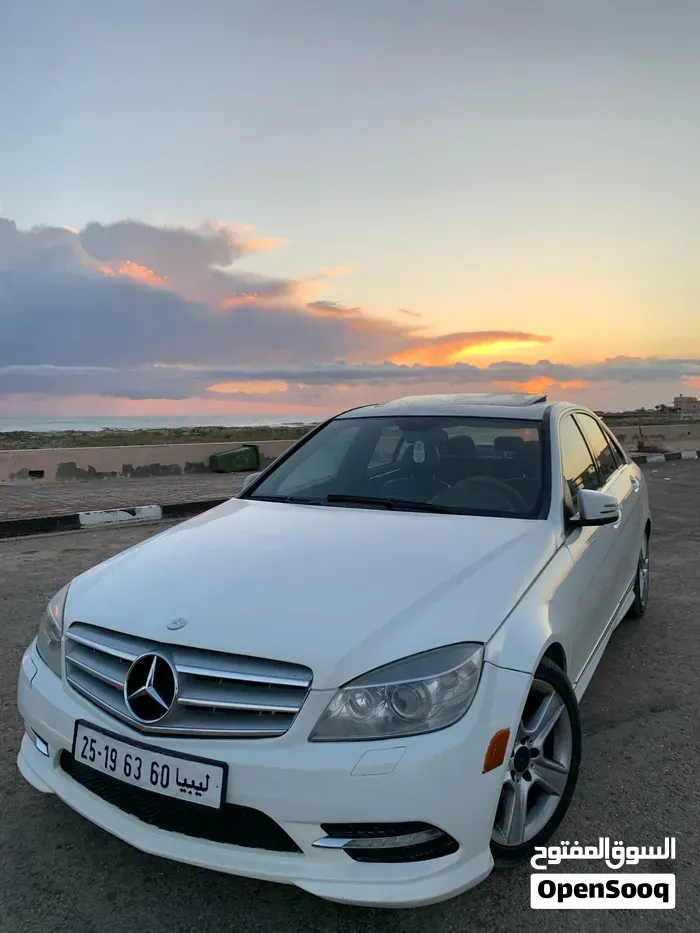 Mercedes-Benz C-Class 2011 photo 2