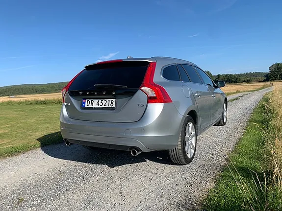 Volvo V60 2018 photo 5