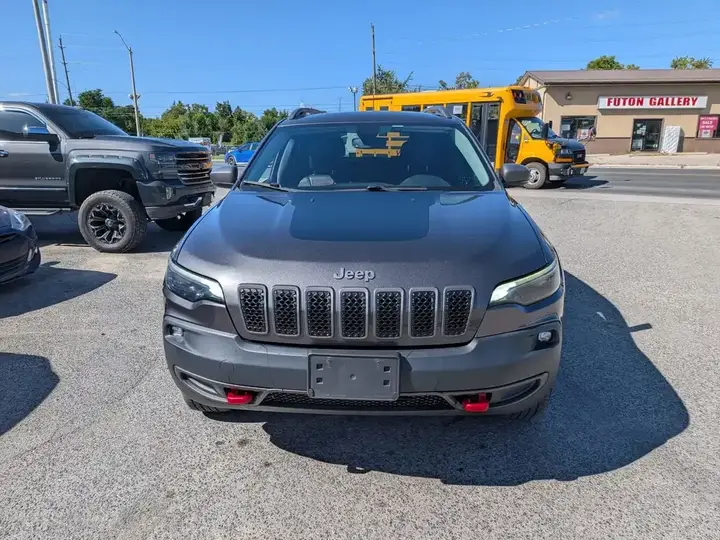 Jeep Cherokee 2019 photo 2