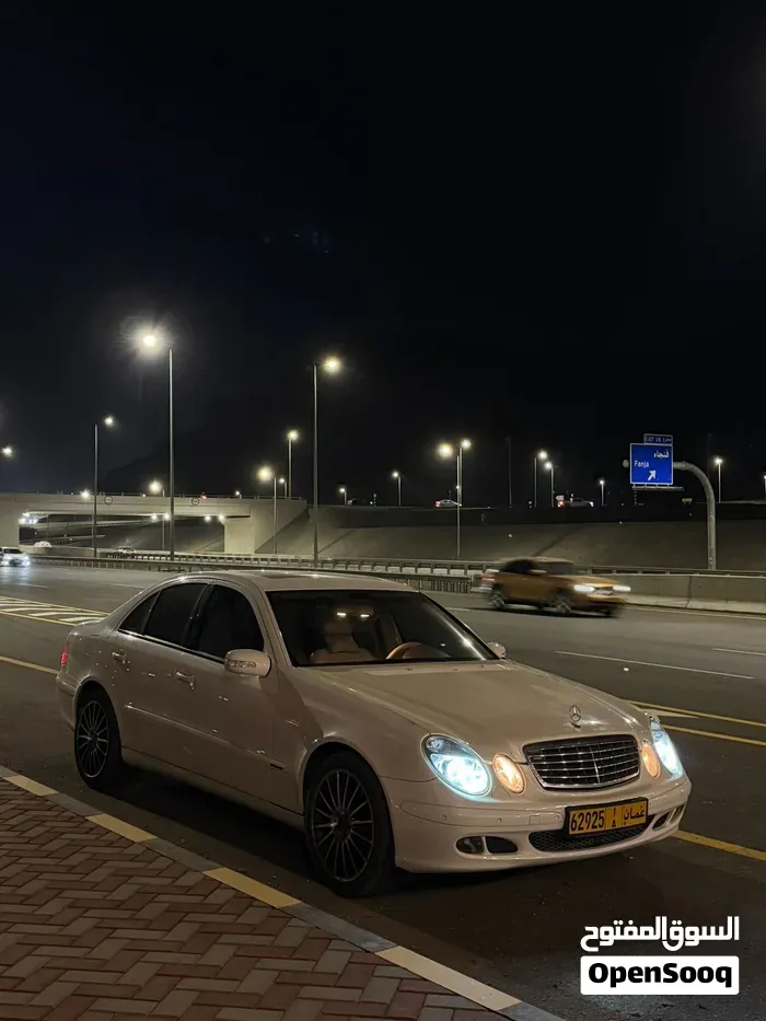 Mercedes-Benz E-Class 2004 photo 2