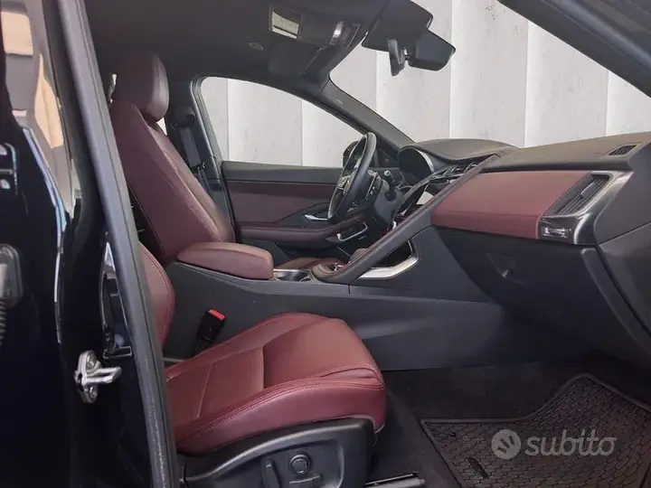 Jaguar E-Pace 2023 photo 4