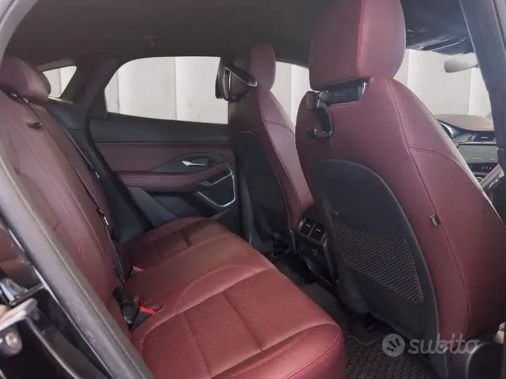 Jaguar E-Pace 2023 photo 5