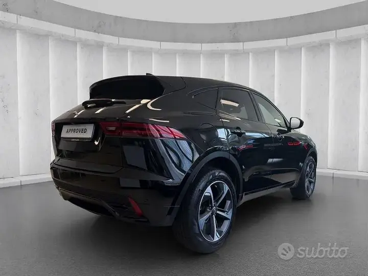 Jaguar E-Pace 2023 photo 2