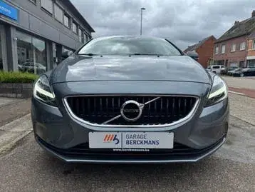Volvo V40 2019 photo 2