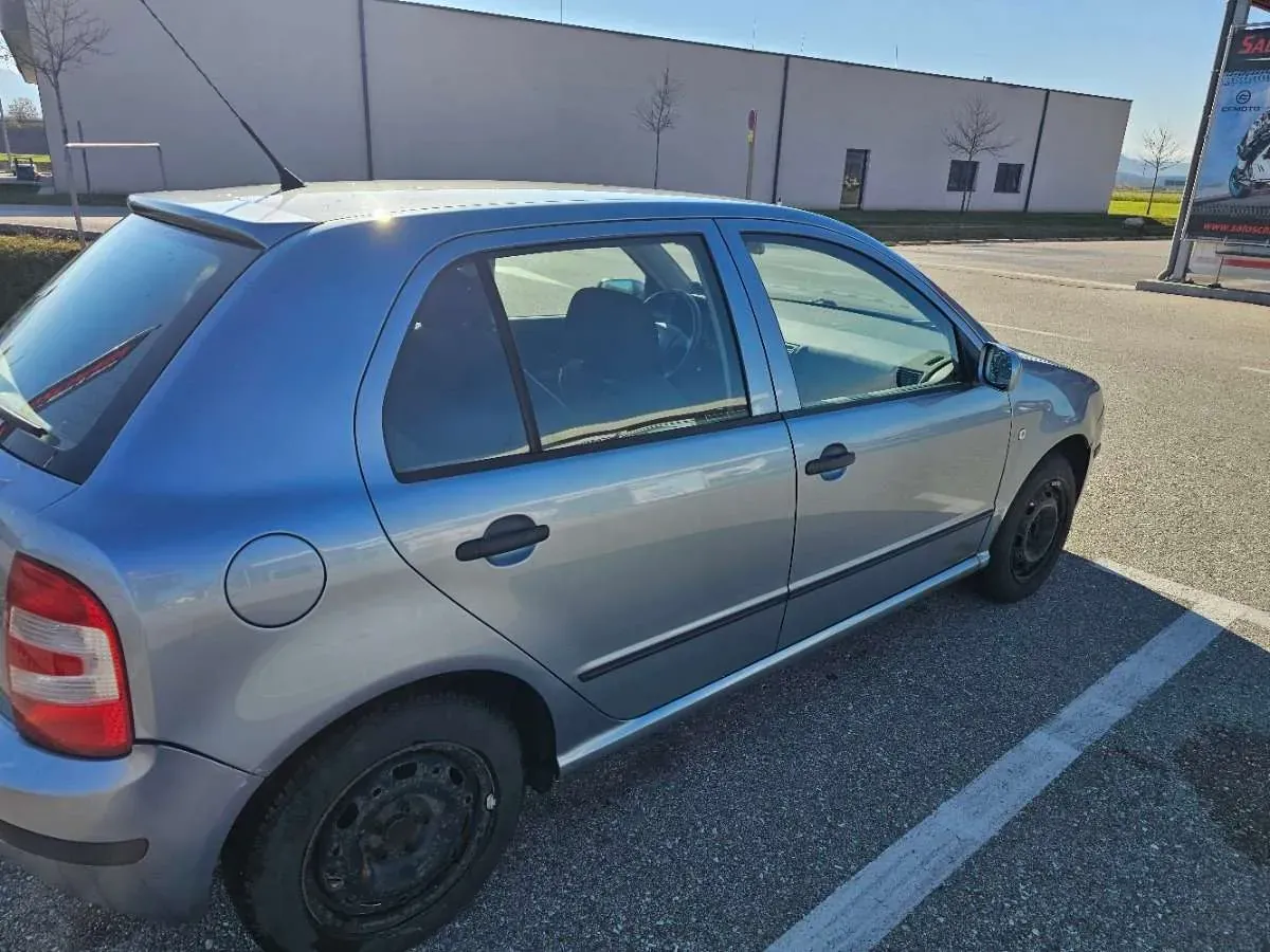 Skoda Fabia 2005 photo 2