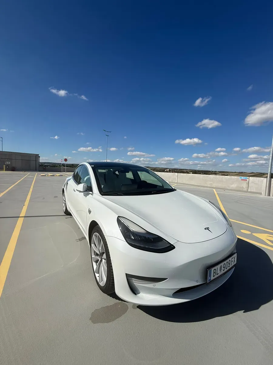 Tesla Model 3 2019 photo 2