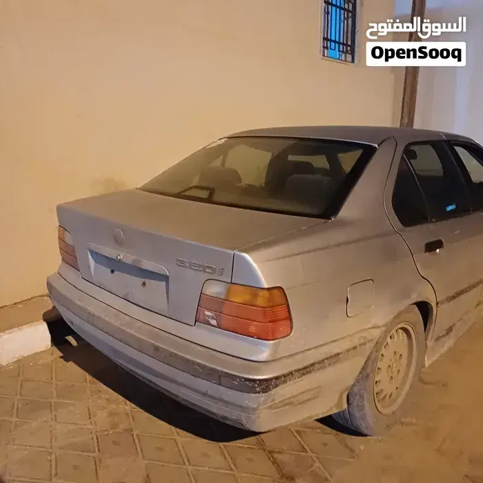 BMW 3 Series 2000 photo 2