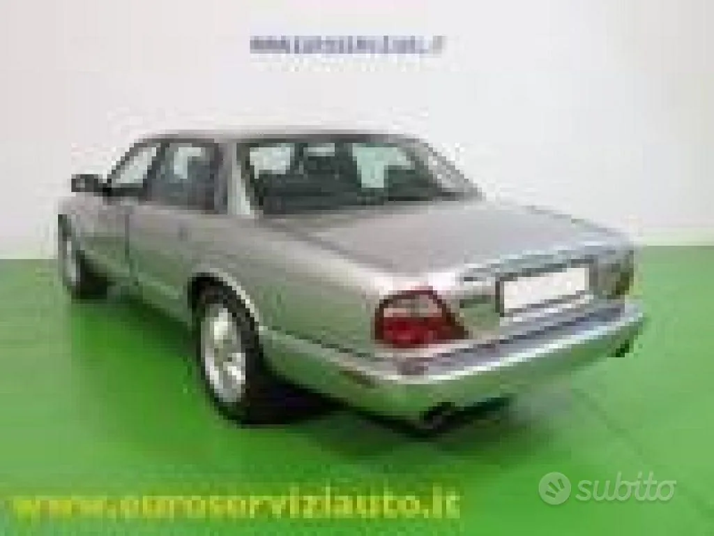 Jaguar Xj