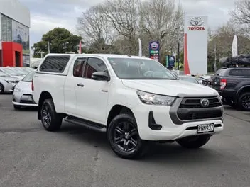 Toyota Hilux 2022 photo 2