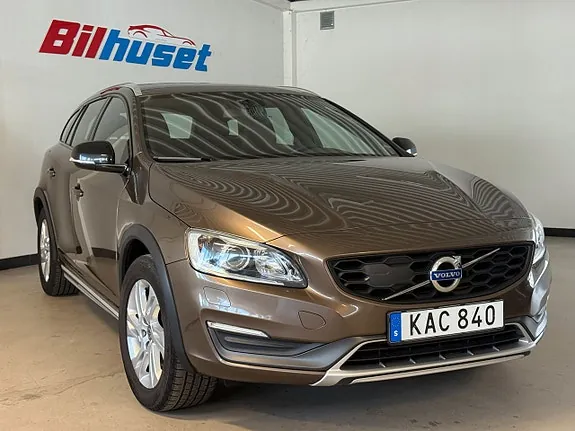 Volvo V60 Cross Country 2016 photo 2