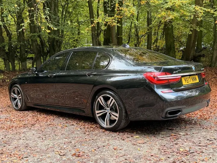 BMW 7 Series 2017 photo 4