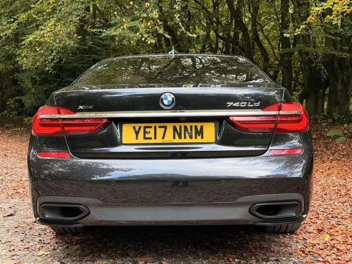 BMW 7 Series 2017 photo 3