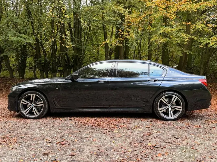 BMW 7 Series 2017 photo 5