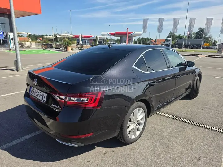 Skoda Superb 2018 photo 4