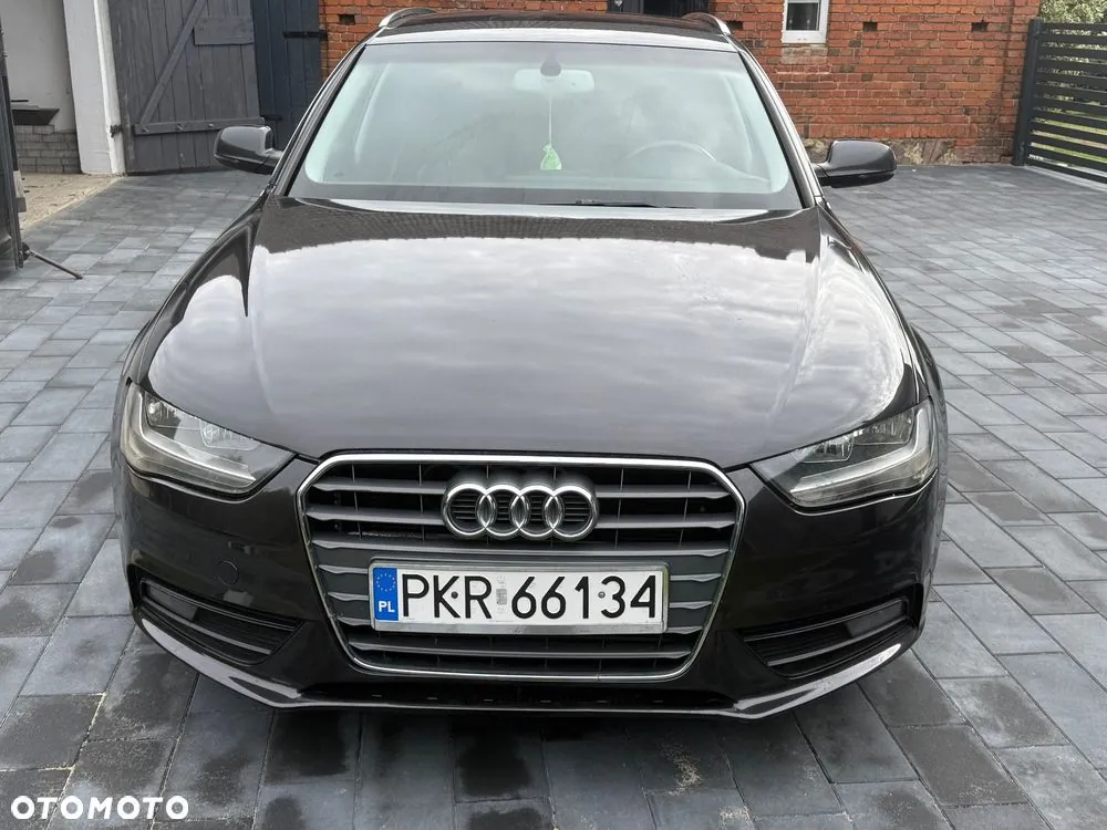 Audi A4 Avant 2012 photo 2