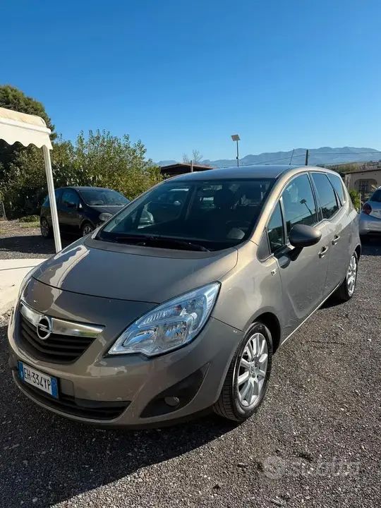 Opel Meriva 2011 photo 2