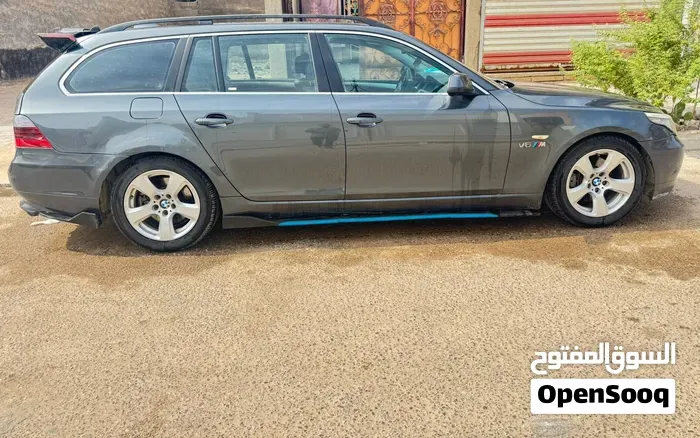 BMW 5 Series 2009 photo 2