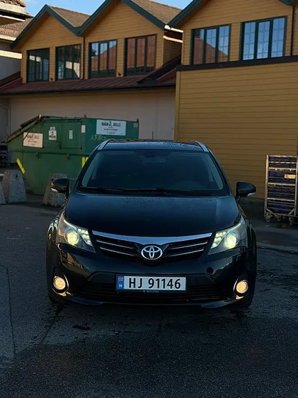 Toyota Avensis 2012 photo 2