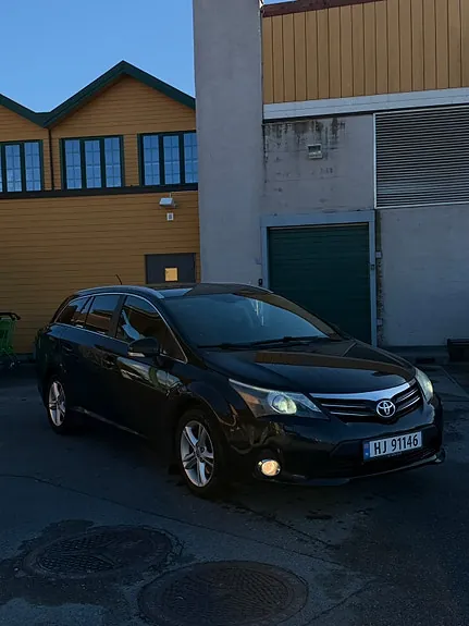 Toyota Avensis 2012 photo 3