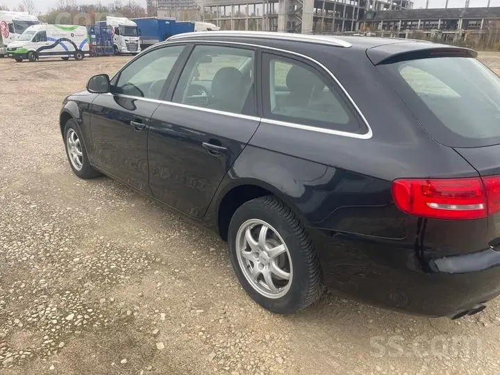 Audi A4 2008 photo 2