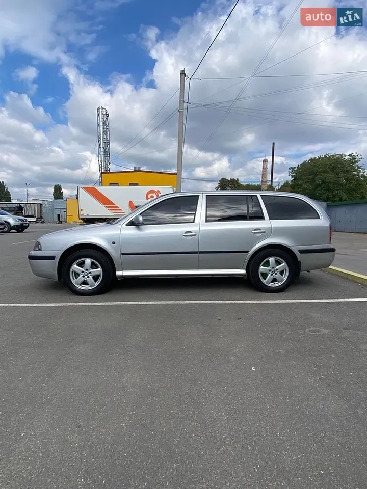 Skoda Octavia 2002 photo 4