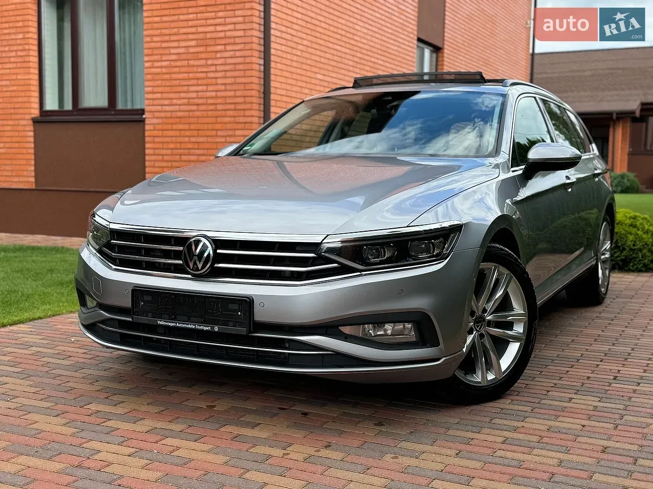 Volkswagen Passat 2022 photo 2