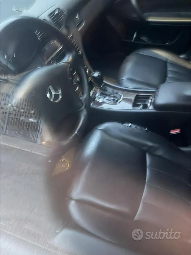 Mercedes-Benz C-Class 2006 photo 2