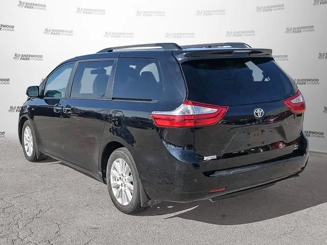 Toyota Sienna 2017 photo 4