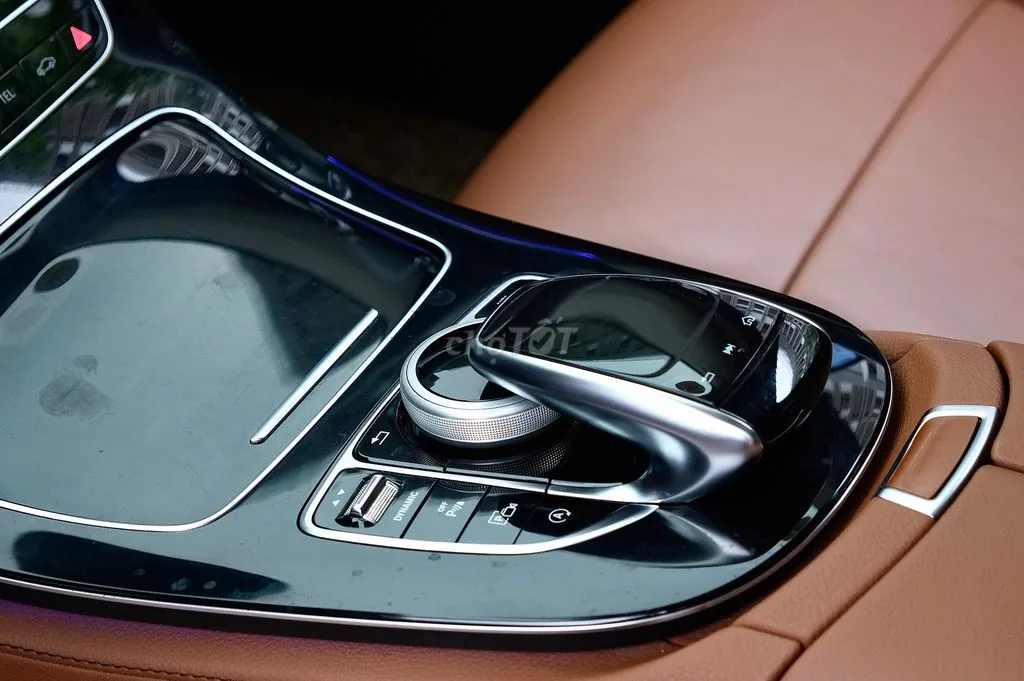 Mercedes-Benz E-Class 2017 photo 5