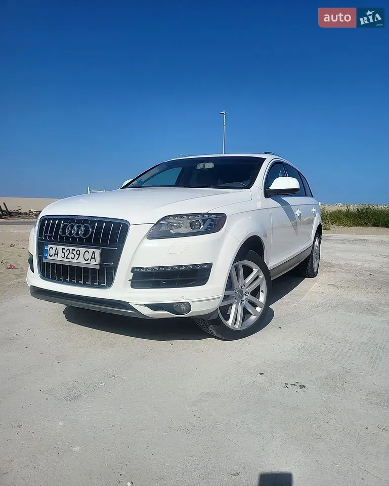 Audi Q7 2010 photo 2