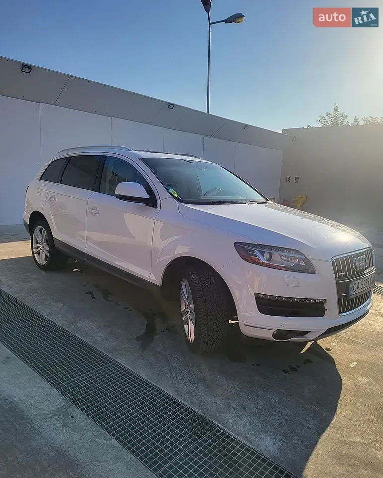 Audi Q7 2010 photo 4
