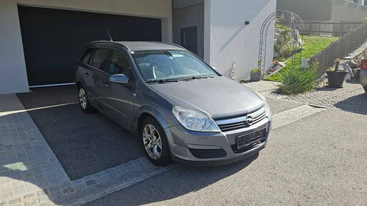 Opel Astra 2005 photo 2