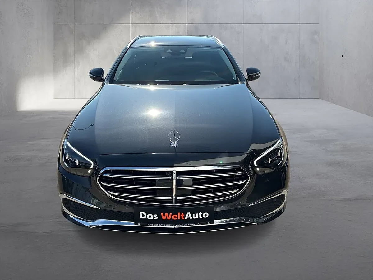 Mercedes-Benz E-Class 2023 photo 2