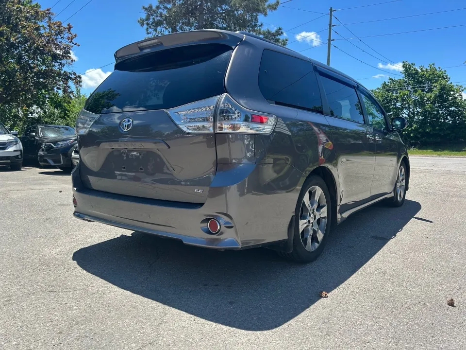 Toyota Sienna 2014 photo 5