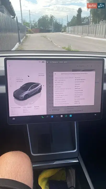 Tesla Model Y 2025 photo 5