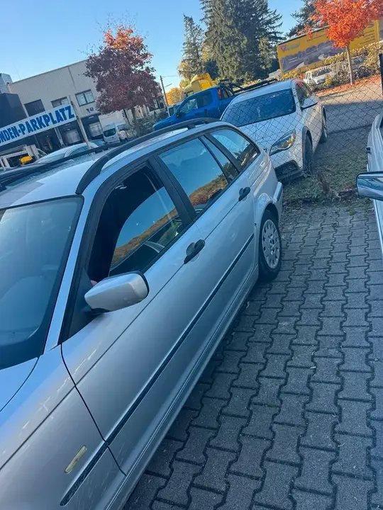 BMW 318I