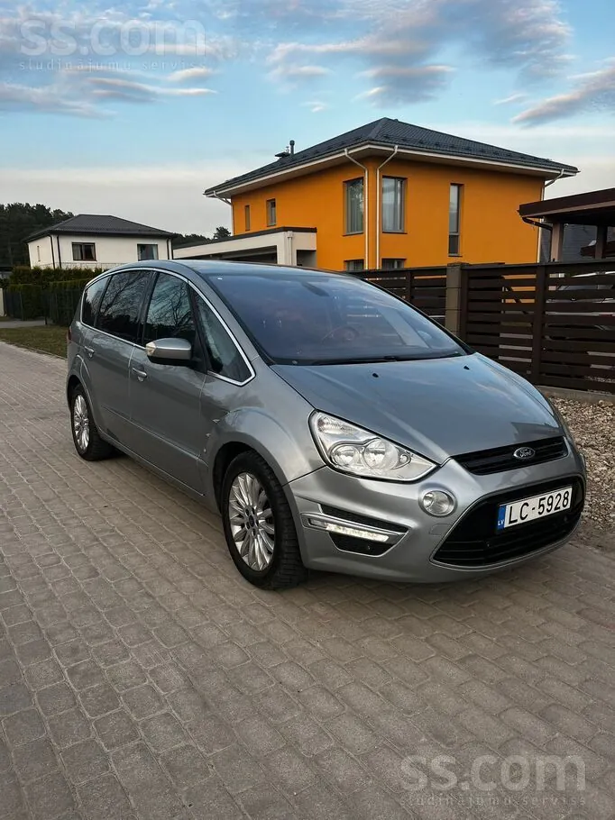 Ford S-Max 2013 photo 2