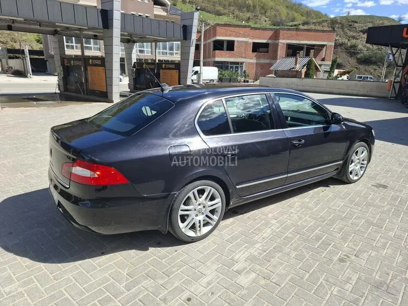 Skoda Superb 2009 photo 5
