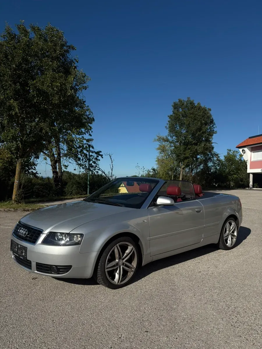 Audi A4 2004 photo 2