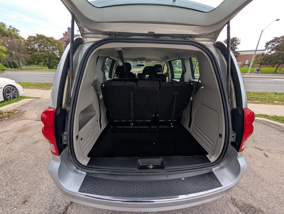 Dodge Grand Caravan 2012 photo 4
