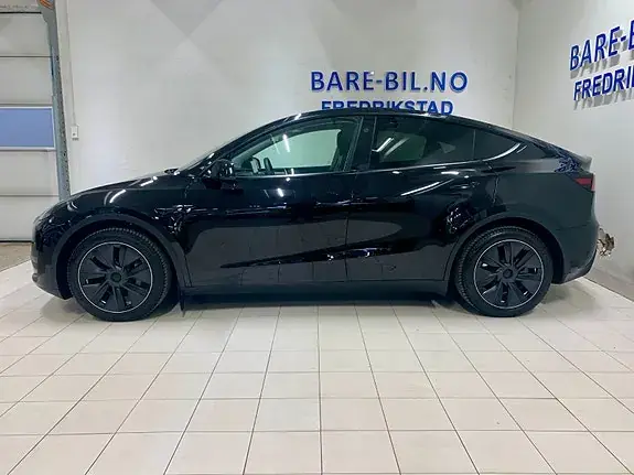 Tesla Model Y 2025 photo 5